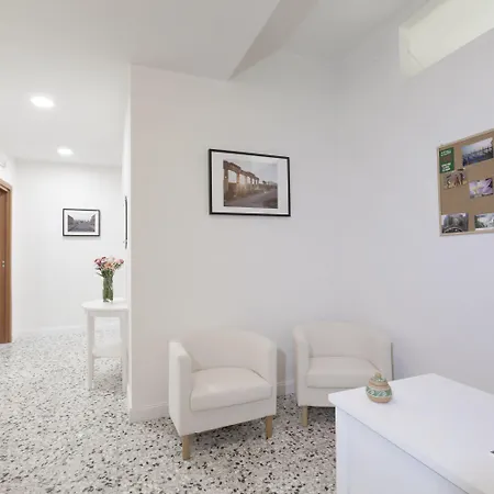 Coffee And فندق مبيت وإفطار