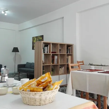 فندق مبيت وإفطار Coffee And 3*