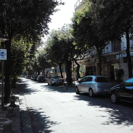 Coffee And فندق مبيت وإفطار