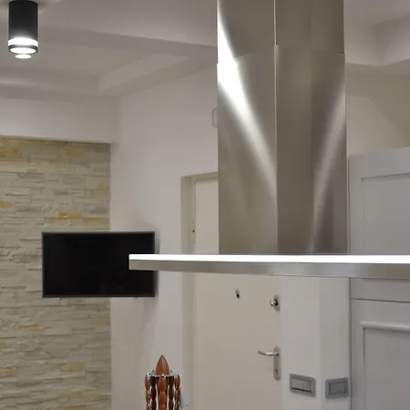 Coffee And بومبيي