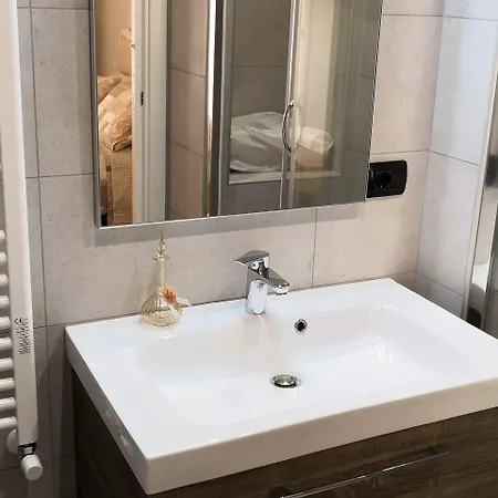 Coffee And 3* بومبيي