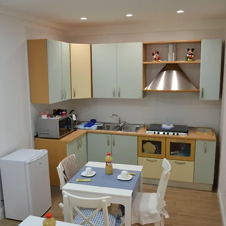 فندق مبيت وإفطار Coffee And 3*