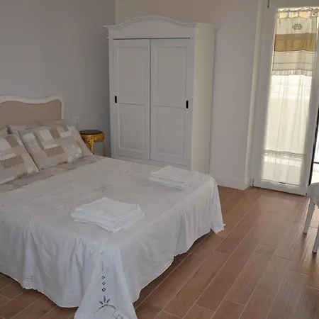 Coffee And 3* بومبيي