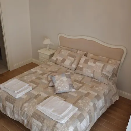 فندق مبيت وإفطار Coffee And 3*