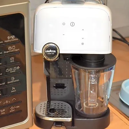 לינה וארוחת בוקר Coffee And